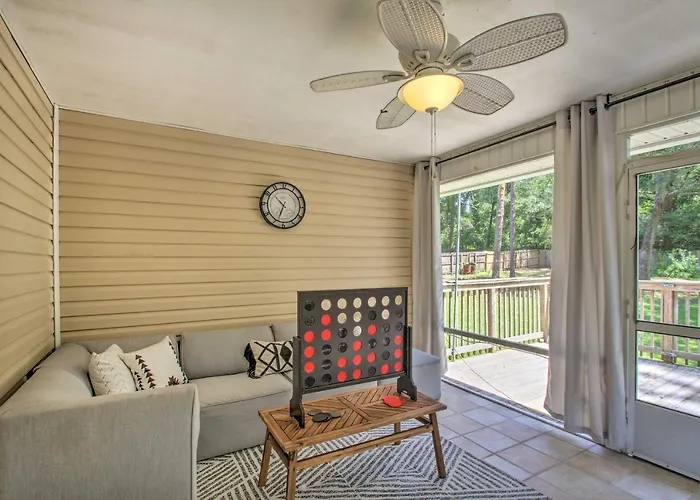 Cozy-modern Home: Large Yard, Grill Pensacola