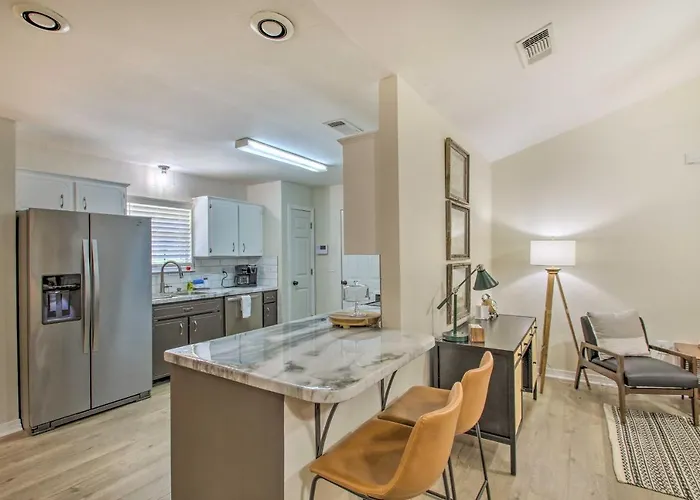 Cozy-modern Home: Large Yard, Grill * Pensacola