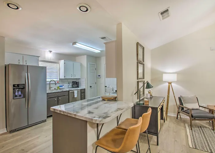 Holiday home Cozy-modern Home: Large Yard, Grill *